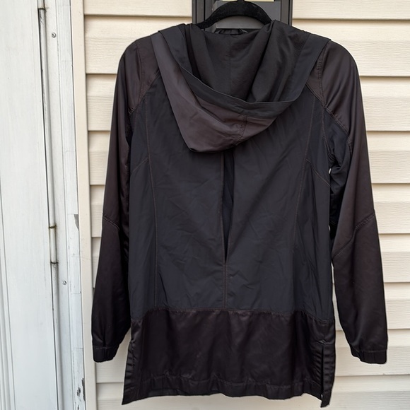 LULULEMON LADIES BLACK JACKET-4 - Picture 4 of 11